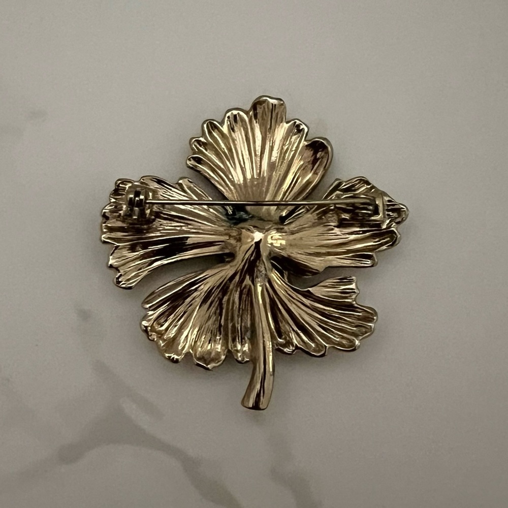 Vintage Gold Rhinestone Flower Brooch Pin - Picture 4 of 6